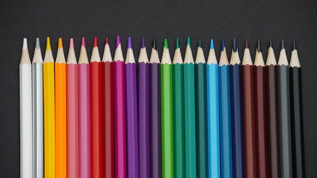 与此相对 与此相对